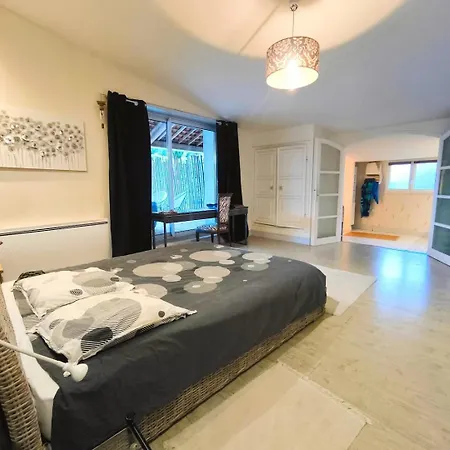 Сasa de vacaciones Maison De 12 Personnes Champniers (Charente)