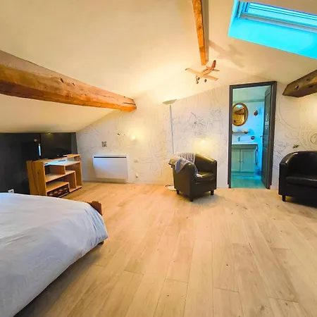 Maison De 12 Personnes * Champniers (Charente)