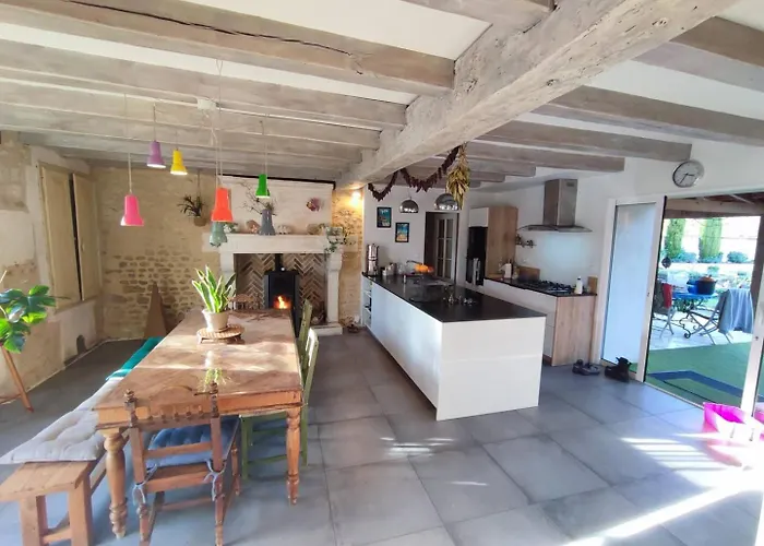 Maison De 12 Personnes Champniers (Charente)