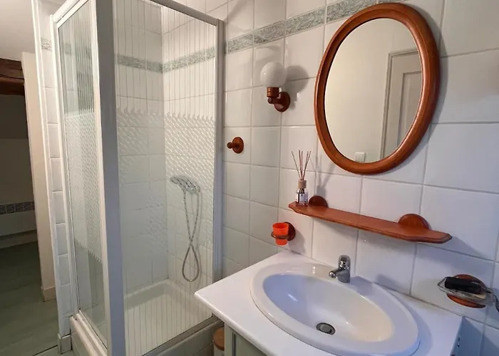 بيت للعطل Maison De 12 Personnes *